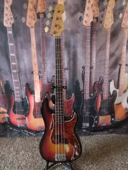61 FENDER PRECISION