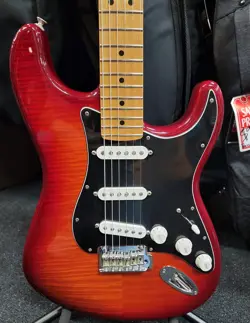 USED FENDER PLAYER STRATOCASTER PLUS TOP 2018 AGED CHERRY BURST, FREE SHIPPING!
