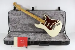 STRATOCASTER W/MAPLE