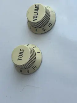 VINTAGE 1980S  FENDER STRATOCASTER GUITAR TONE / VOLUME KNOB 4 SPOKE STRAT/LEAD