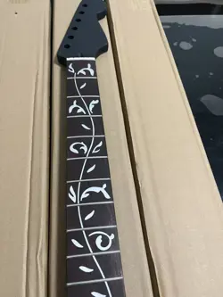 STAINLESS 22 FRETS GUITAR NECK VINE INLAY ROSEWOOD FRETBOARD FOR FENDER ST STRAT