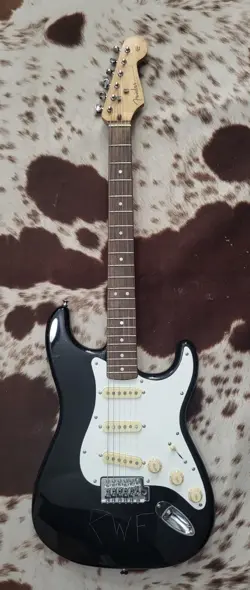 GUITAR DAMAGED BODY