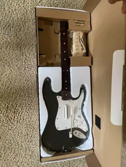 ROCK BAND 4 FENDER STRATOCASTER BUNDLE  PS4  BRAND NEW (OPENED BOX ONLY)