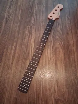 FRETBOARD NO TUNERS
