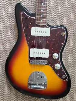 FENDER AMERICAN VINTAGE '65 JAZZMASTER ELECTRIC GUITAR 3-COLOR SUNBURST