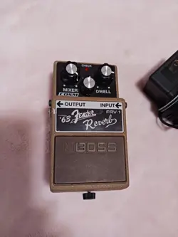 BOSS ROLAND FRV-1 �63 FENDER REVERB DIGITAL GUITAR EFFECT PEDAL W/ POWER CORD.