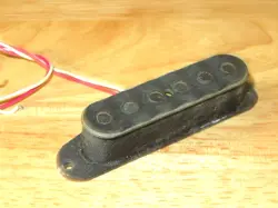 BLACK STRATOCASTER PICKUP