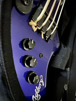 FENDER ASHBORY ELECTRIC BASS GUITAR WITH CASE AND STRAP