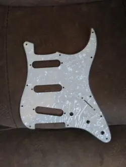 FENDER STYLE WHITE