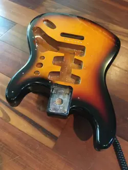 STRAT STANDARD STRATOCASTER