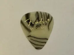 VINTAGE 60'S FENDER GUITAR PICK MEDIUM