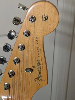STRATOCASTER SUNBURST MIM