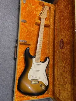 2004 FENDER AMERICAN DELUXE 50TH ANNIVERSARY STRATOCASTER, EXCELLENT COND., NR