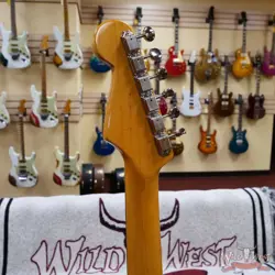 STRATOCASTER GLOSS