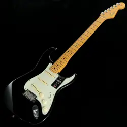 FENDER AMERICAN PROFESSIONAL II STRATOCASTER MAPLE FINGERBOARD BLACK 2024
