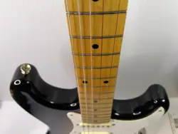 REISSUE STRATOCASTER MAPLE