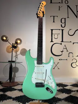 FENDER AMERICAN DELUXE STRATOCASTER WITH ROSEWOOD FRETBOARD RARE COLOR 