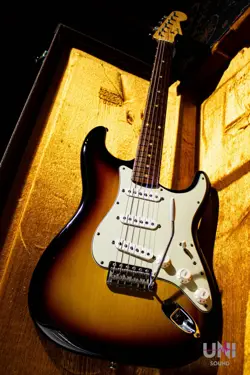 FENDER CUSTOM SHOP 1960 STRATOCASTER NOS SUNBURST 2004