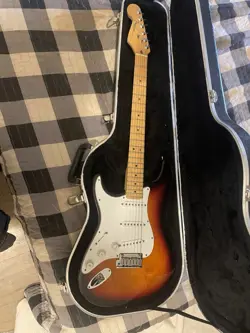LEFT-HANDED 1997 AMERICAN MADE FENDER STRATOCASTER