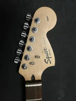 GUITAR NECK W/TUNERS?PLATE/BOLTS