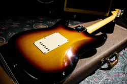 STRATOCASTER NOS SUNBURST