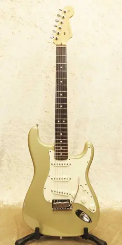 FENDER AMERICAN STRATOCASTER 2006 ELECTRIC GUITAR W/ORIGINAL HARD CASE