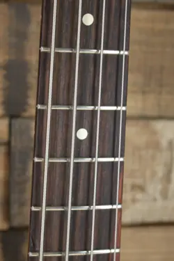 P-BASS ELECTRIC GUITAR