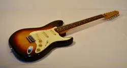 FENDER STRATOCASTER XII