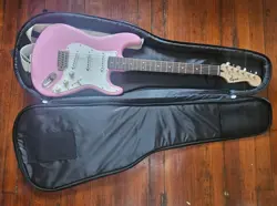2014 SQUIER BY FENDER BULLET STRAT (PINK ELECTRIC GUITAR)