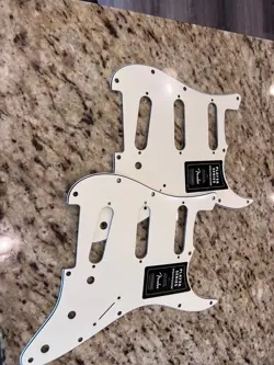 PICKGUARD OPEN