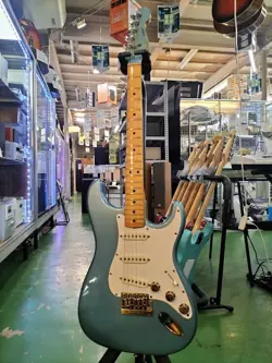 ELECTRIC GUITAR FENDER USA THE STRAT '81 VINTAGE STRATOCASTER LAKE PLACID BLUE