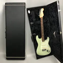 DELUXE STRATOCASTER 2010