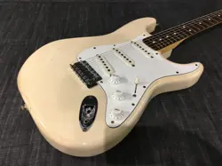FENDER MEXICO STRATOCASTER USED ALDER BODY MAPLE NECK ROSEWOOD FINGERBOARD WHITE