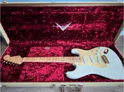 ELECTRIC GUITAR FENDER CUSTOM SHOP S20 LIMITED 1957 STRATOCASTER WITH HARD CASE