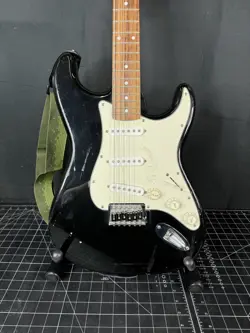 FENDER SQUIRE STRAT ELECTRIC GUITAR- BLACK