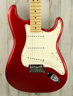 USED 2004 FENDER AMERICAN SERIES STRATOCASTER (532)