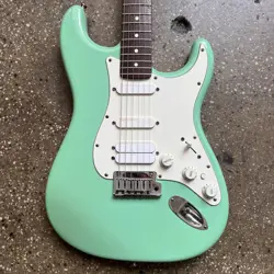 FENDER ARTIST SERIES JEFF BECK STRATOCASTER 2000 - SURF GREEN