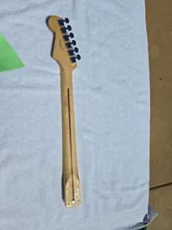 2022 FENDER PLAYER STRAT MAPLE NECK STRATOCASTER LOADED TUNERS MIM