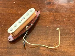 LEAD STRATOCASTER GUITAR