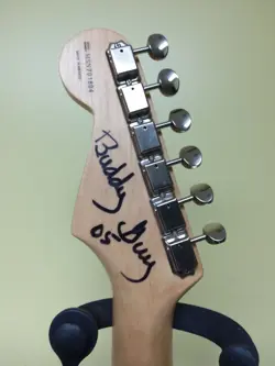 GUY STANDARD STRATOCASTER