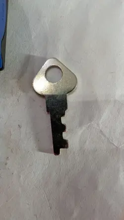 WASHBURN CASE KEY GUITAR INSTRUMENT LUGGAGE CASE KEY FOR FENDER PRODUCTS