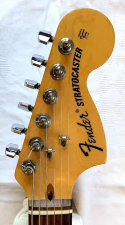 SPECIAL STRATOCASTER SAFE