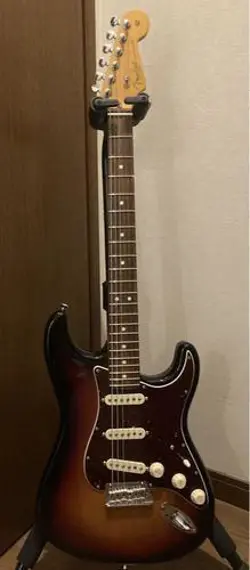 FENDER AMERICAN PROFESSIONAL 2 ST TYPE SUNBURST ELECTRIC GUITAR W/GIG BAG ARM