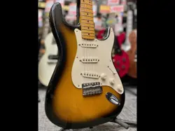 FENDER AMERICAN VINTAGE '57 STRATOCASTER USED ALDER 2-COLOR SUNBURST W/HARD CASE