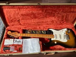 ELECTRIC GUITAR FENDER USA STRATOCASTER 1988 57 VINTAGE S/N V031376 WITH CASE
