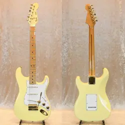 STRAT 1982 STRATOCASTER