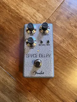 GENUINE FENDER HAMMERTONE SPACE DELAY GUITAR EFFECTS PEDAL