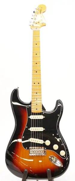 FENDER VINTERA II 70S STRATOCASTER,  3-COLOR SUNBURST ELECTRIC GUITAR
