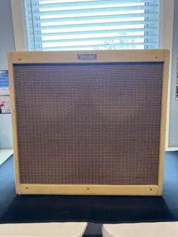 DEVILLE DELUXE AMP