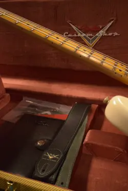 LIMITED EDITION P-JAZZ